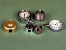 Gehäuse für Manometer, Thermometer und Messuhren, hergestellt auf Wanzke Transferpressen